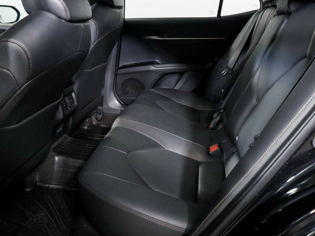 Toyota Camry с пробегом — 2019 год. Фото: #7