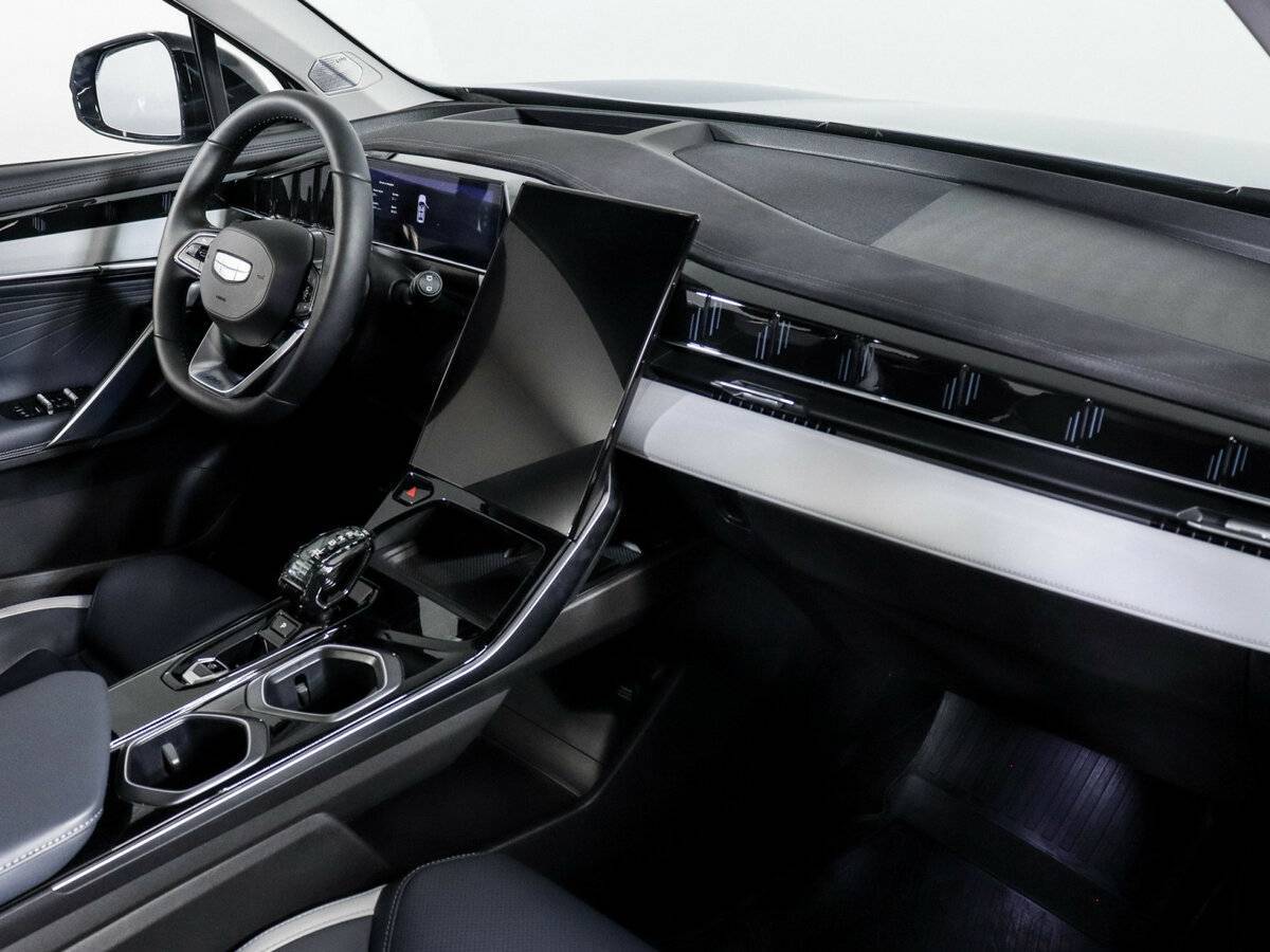 Geely Atlas с пробегом — 2024 год. Фото: #8