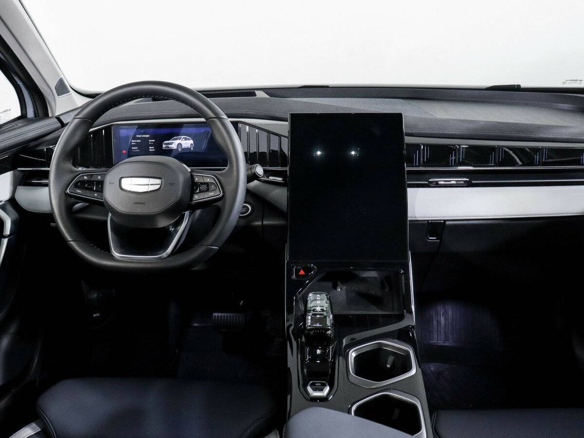 Geely Atlas с пробегом — 2024 год. Фото: #11