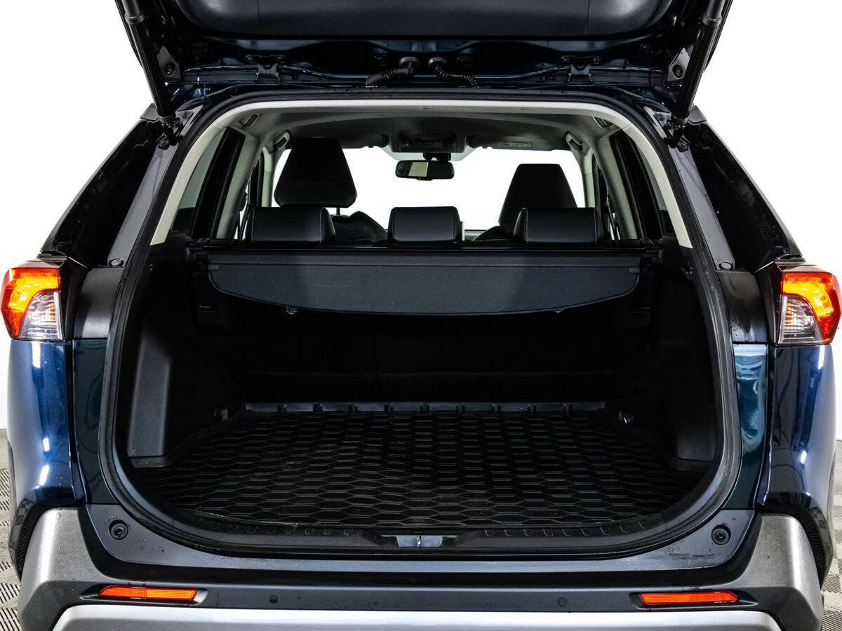 Toyota RAV4 с пробегом — 2020 год. Фото: #17