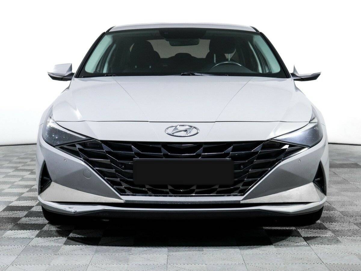 Hyundai Elantra с пробегом — 2021 год. Фото: #1
