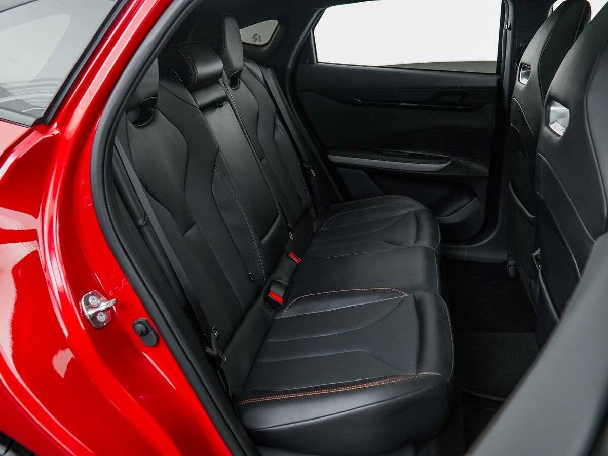 Changan UNI-V с пробегом — 2023 год. Фото: #8