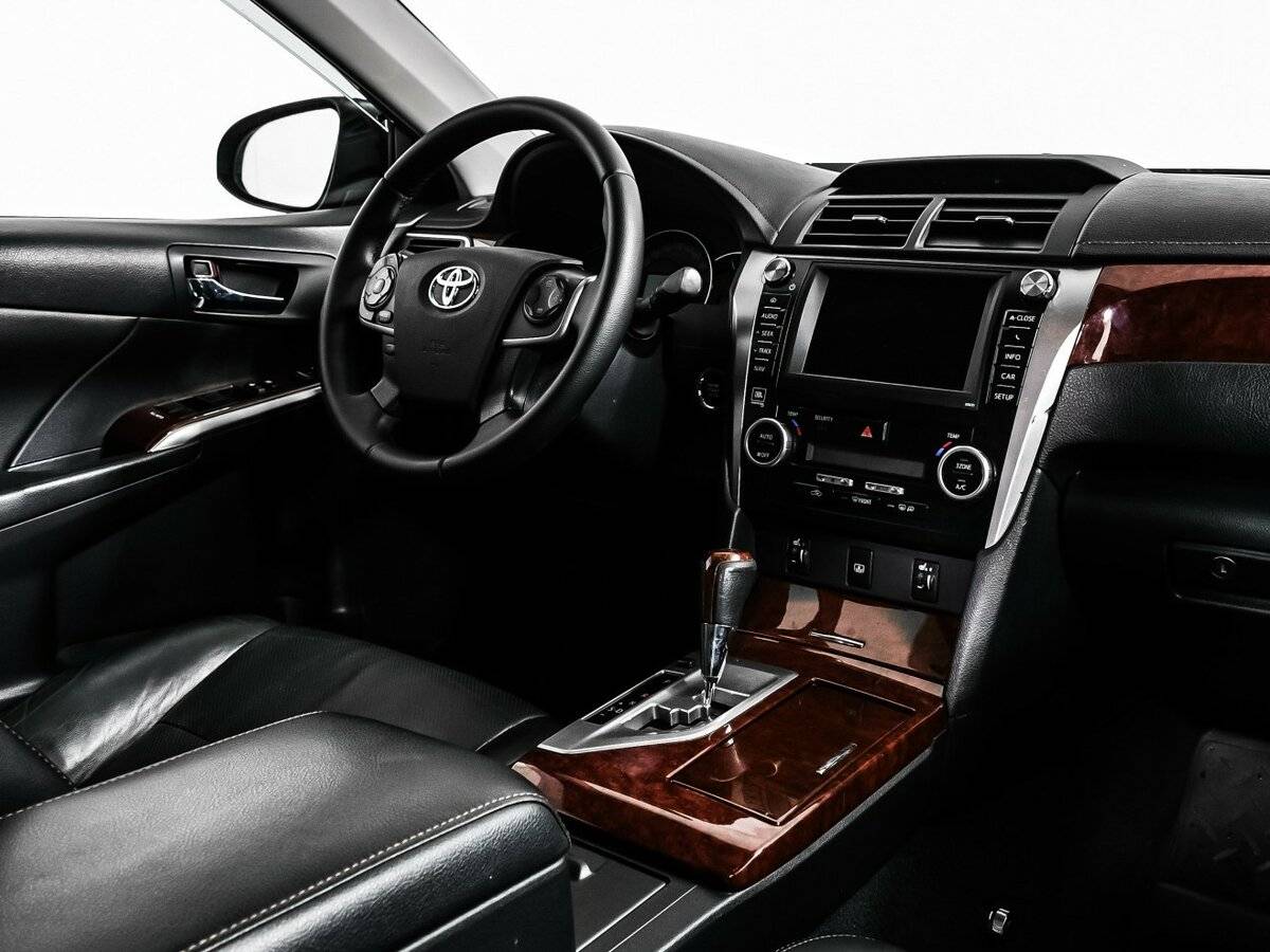 Toyota Camry с пробегом — 2012 год. Фото: #8