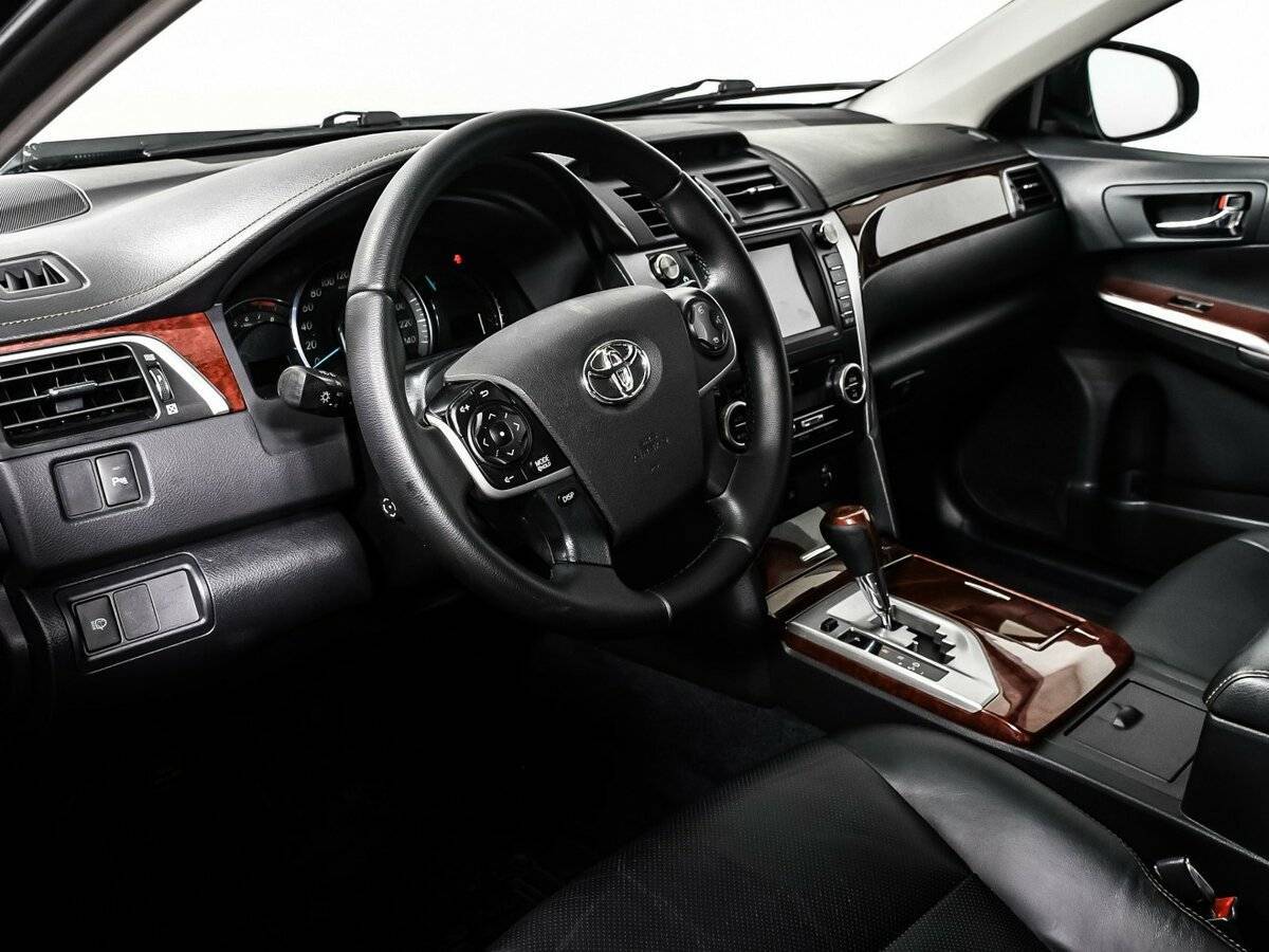 Toyota Camry с пробегом — 2012 год. Фото: #11