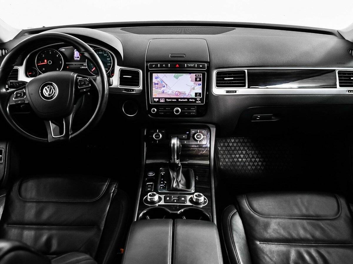 Volkswagen Touareg с пробегом — 2014 год. Фото: #10