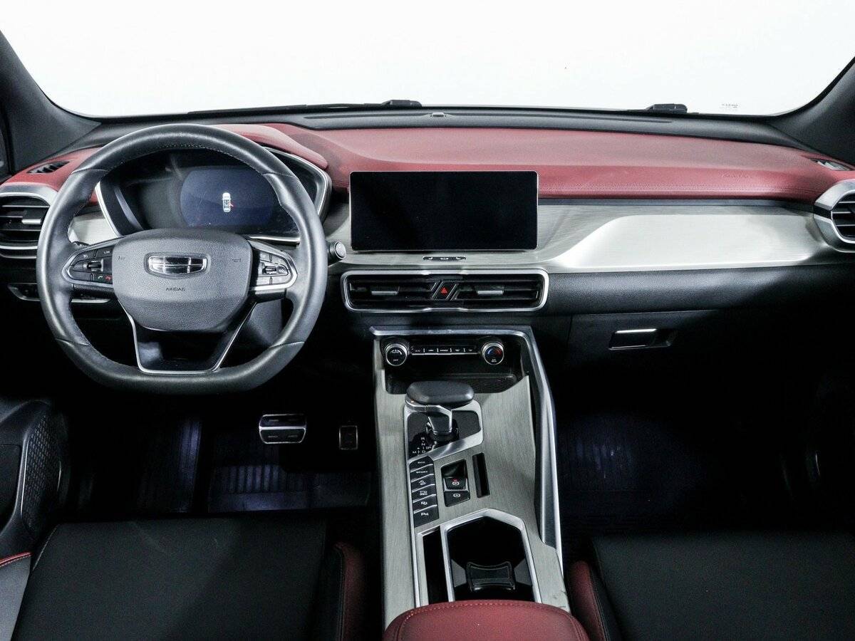 Geely Coolray с пробегом — 2023 год. Фото: #8