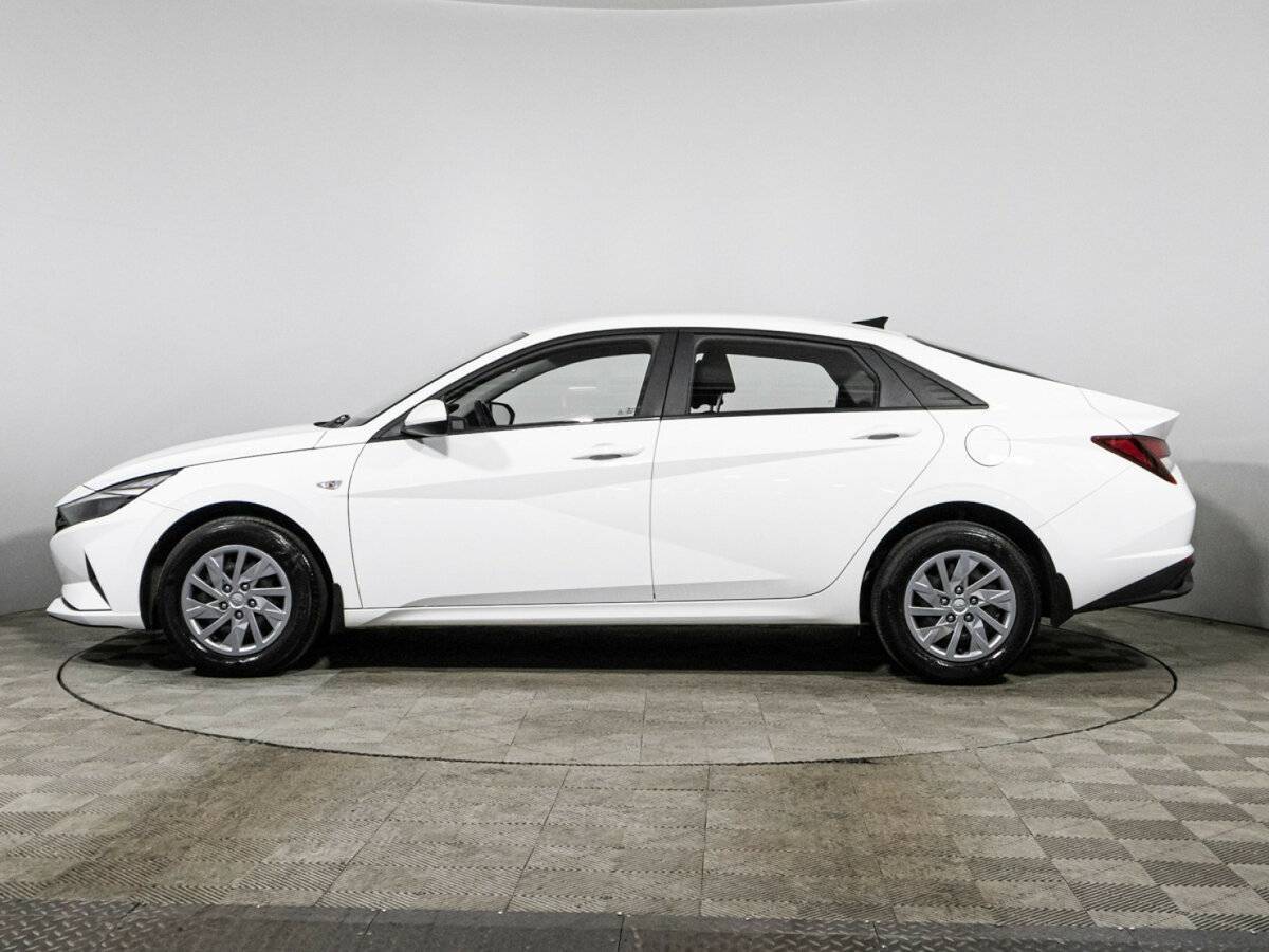Hyundai Elantra с пробегом — 2021 год. Фото: #7
