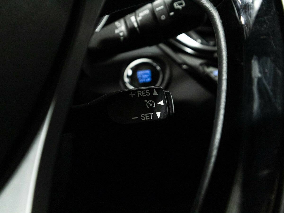 Toyota C-HR с пробегом — 2020 год. Фото: #18