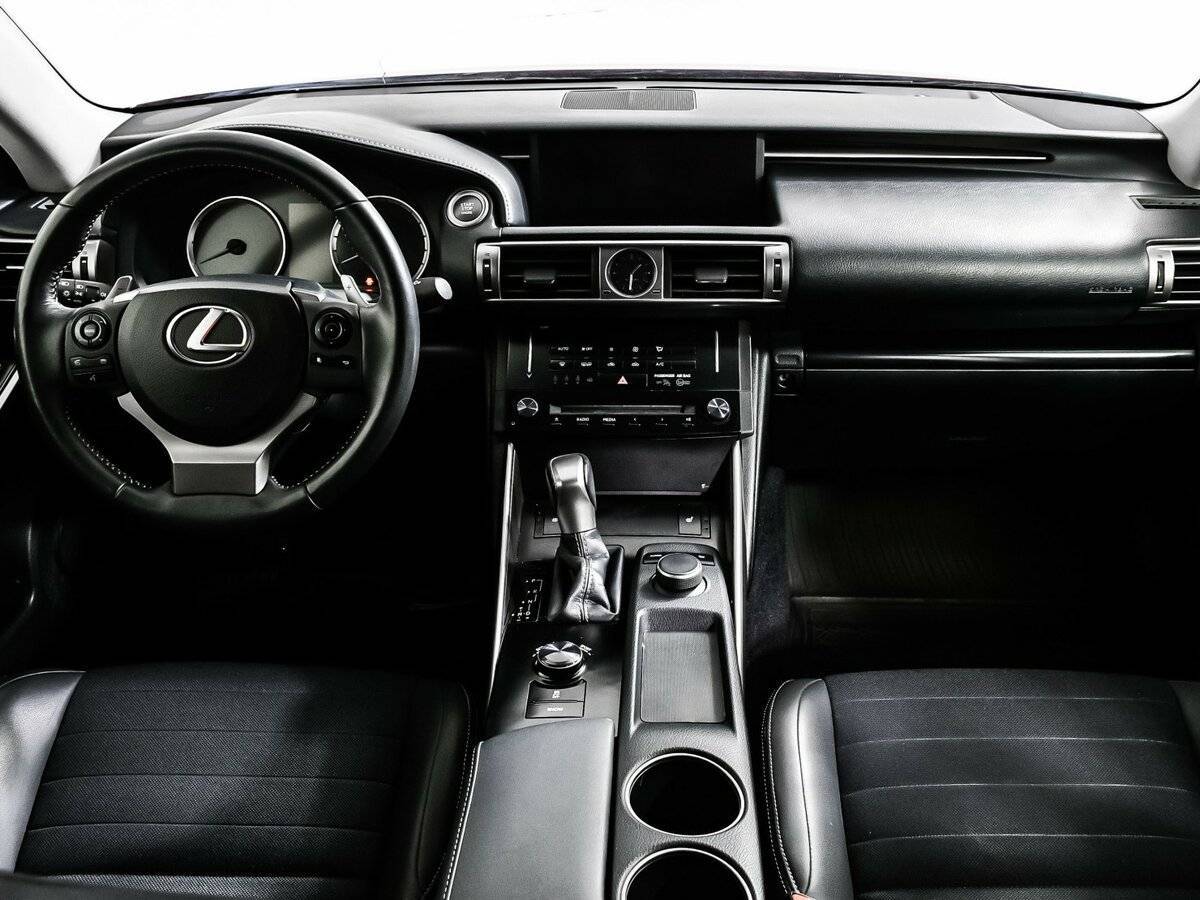 Lexus IS с пробегом — 2014 год. Фото: #10