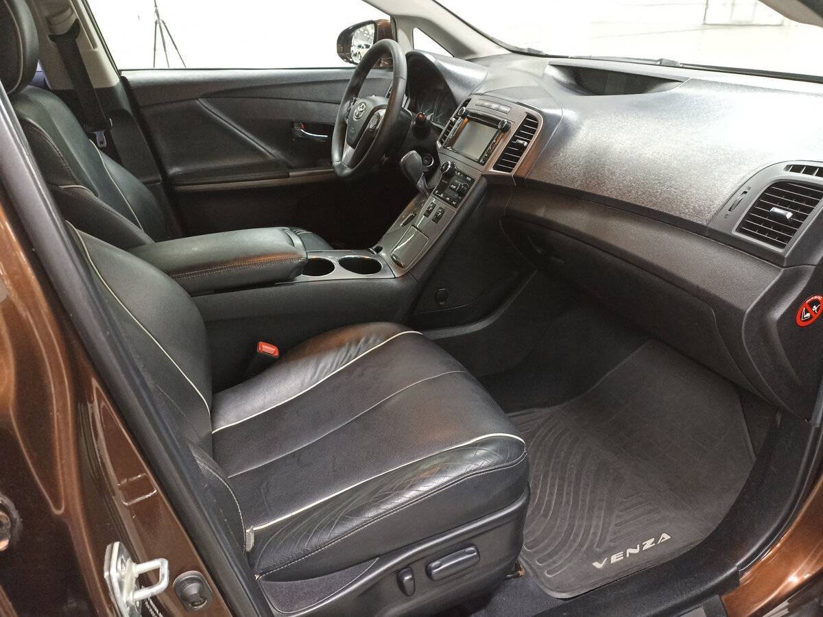 Toyota Venza с пробегом — 2013 год. Фото: #10