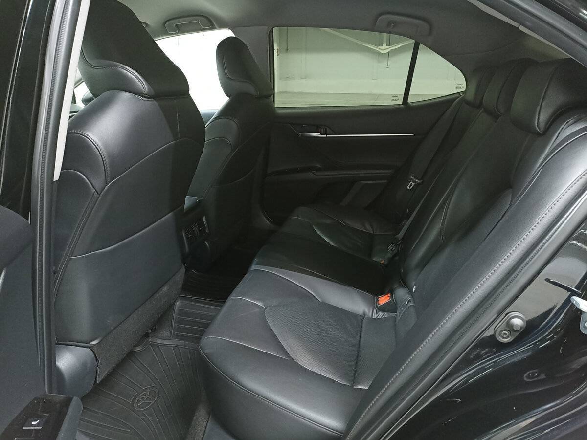 Toyota Camry с пробегом — 2019 год. Фото: #11