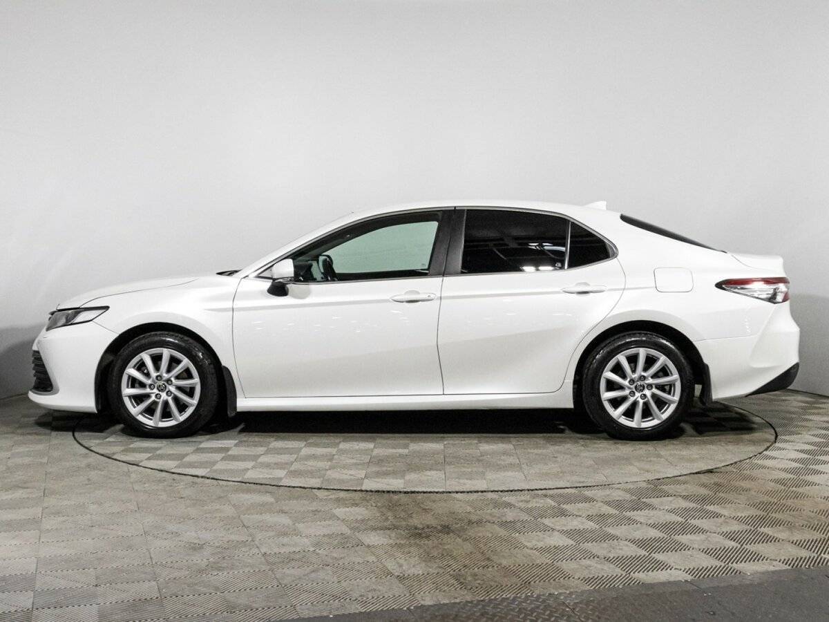 Toyota Camry с пробегом — 2021 год. Фото: #7