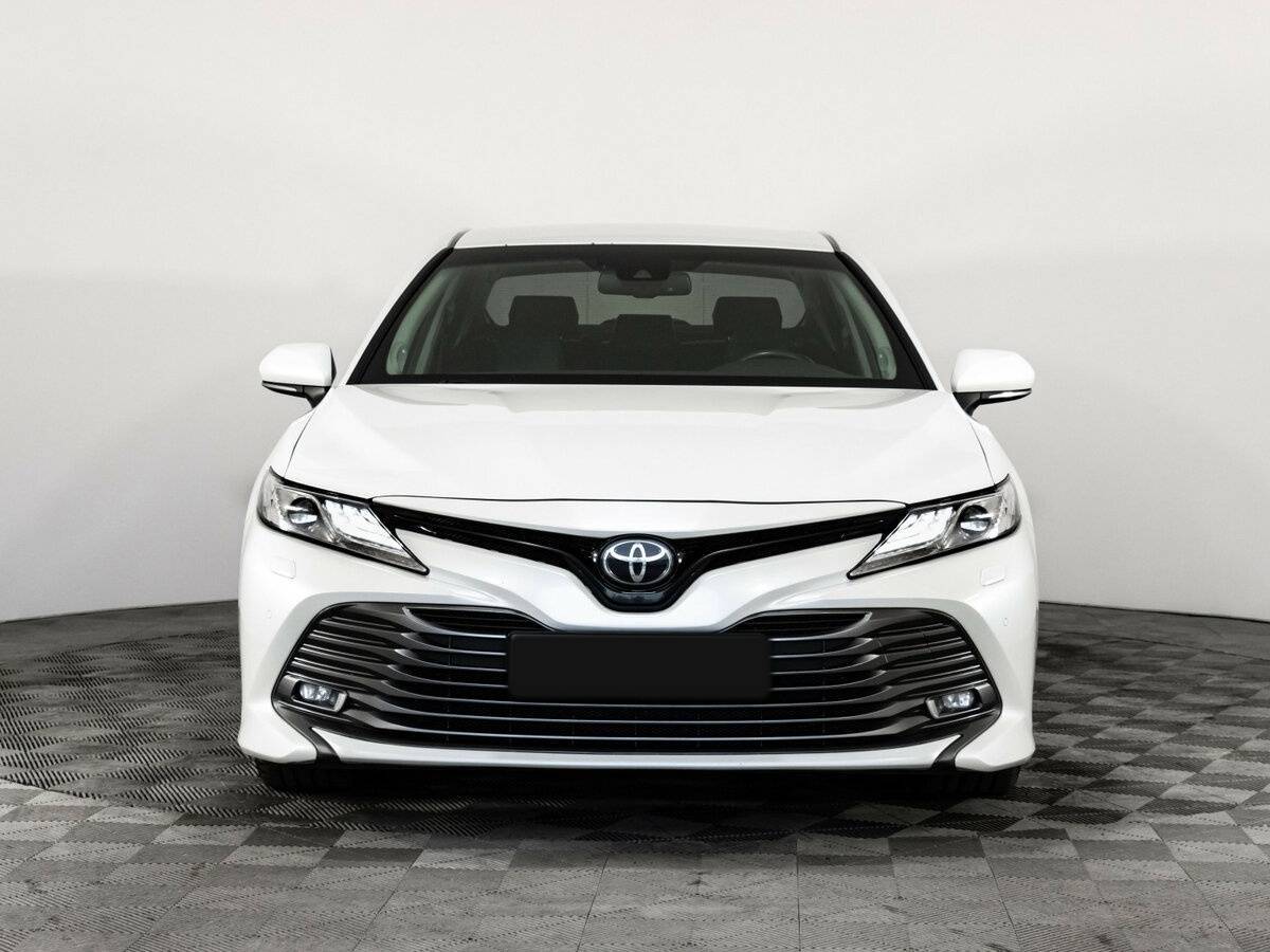 Toyota Camry с пробегом — 2018 год. Фото: #3