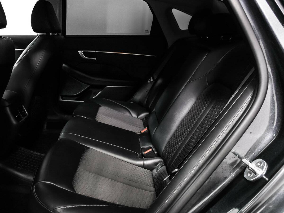 Hyundai Sonata с пробегом — 2020 год. Фото: #13