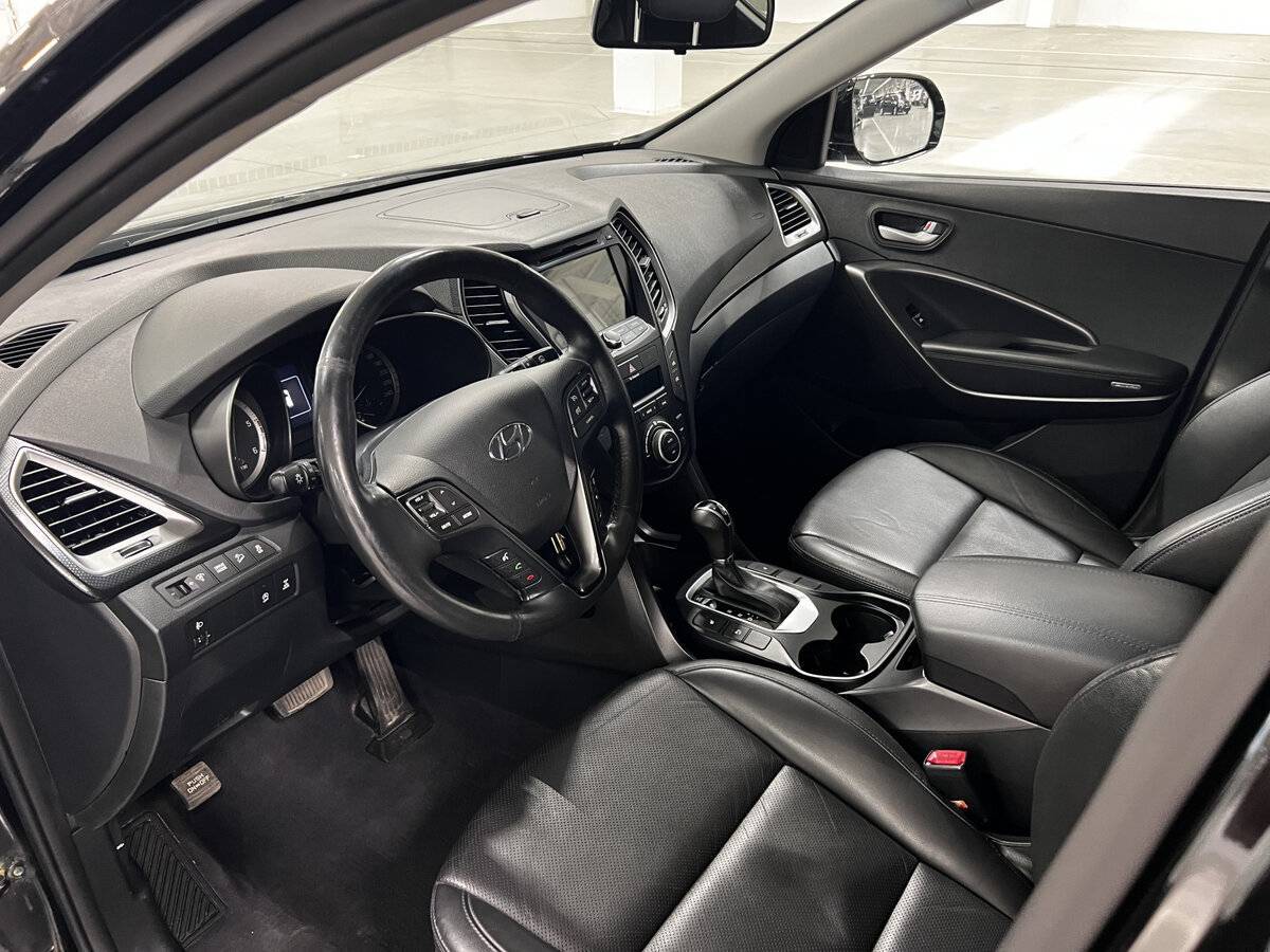 Hyundai Santa Fe с пробегом — 2015 год. Фото: #15