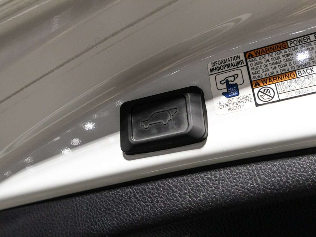 Toyota RAV4 с пробегом — 2018 год. Фото: #15