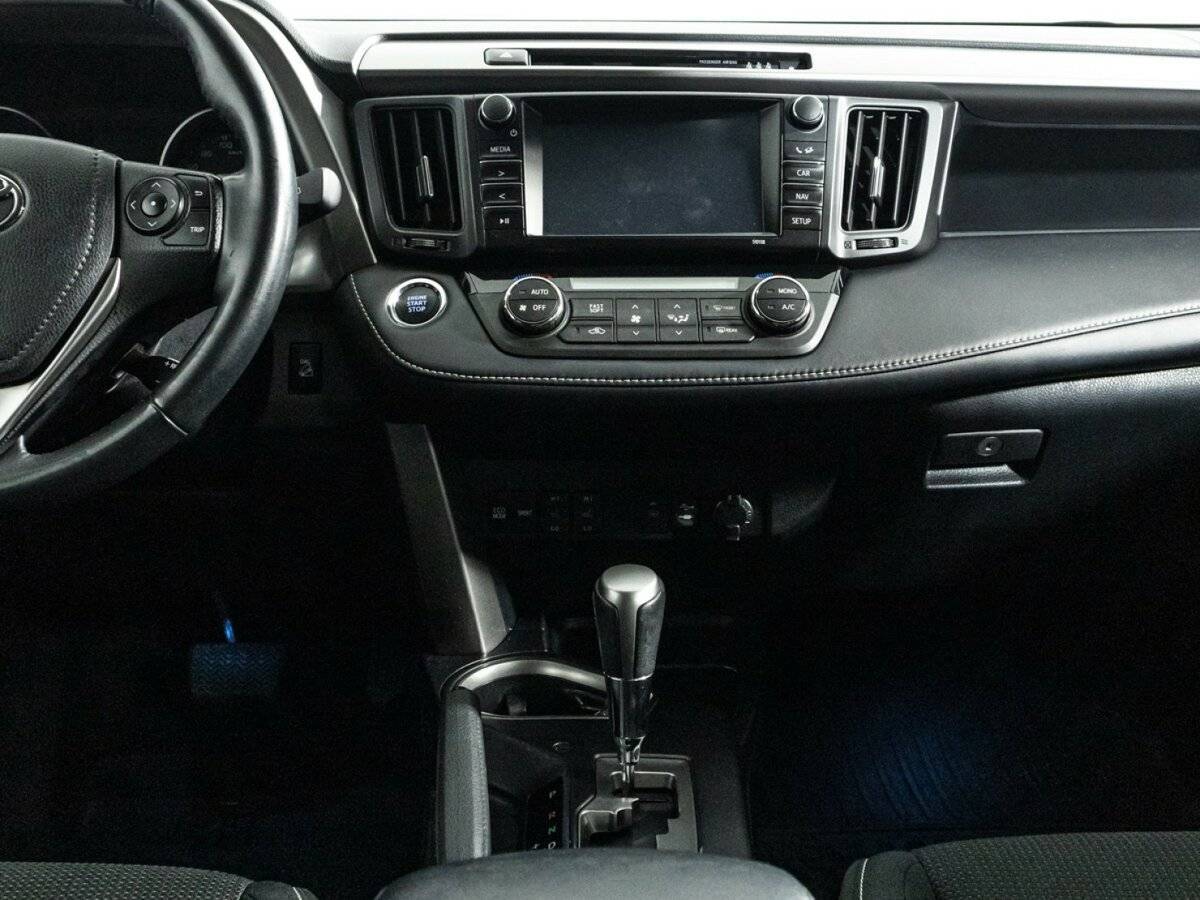 Toyota RAV4 с пробегом — 2019 год. Фото: #13