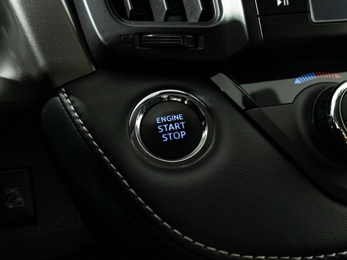 Toyota RAV4 с пробегом — 2019 год. Фото: #20