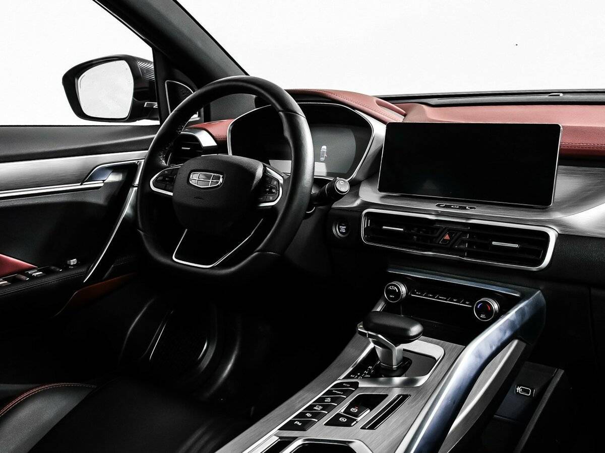 Geely Coolray с пробегом — 2023 год. Фото: #8