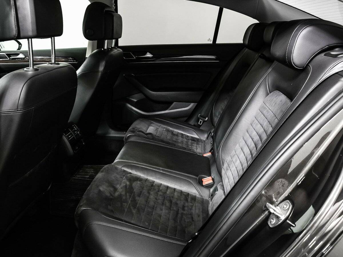 Volkswagen Passat с пробегом — 2017 год. Фото: #11