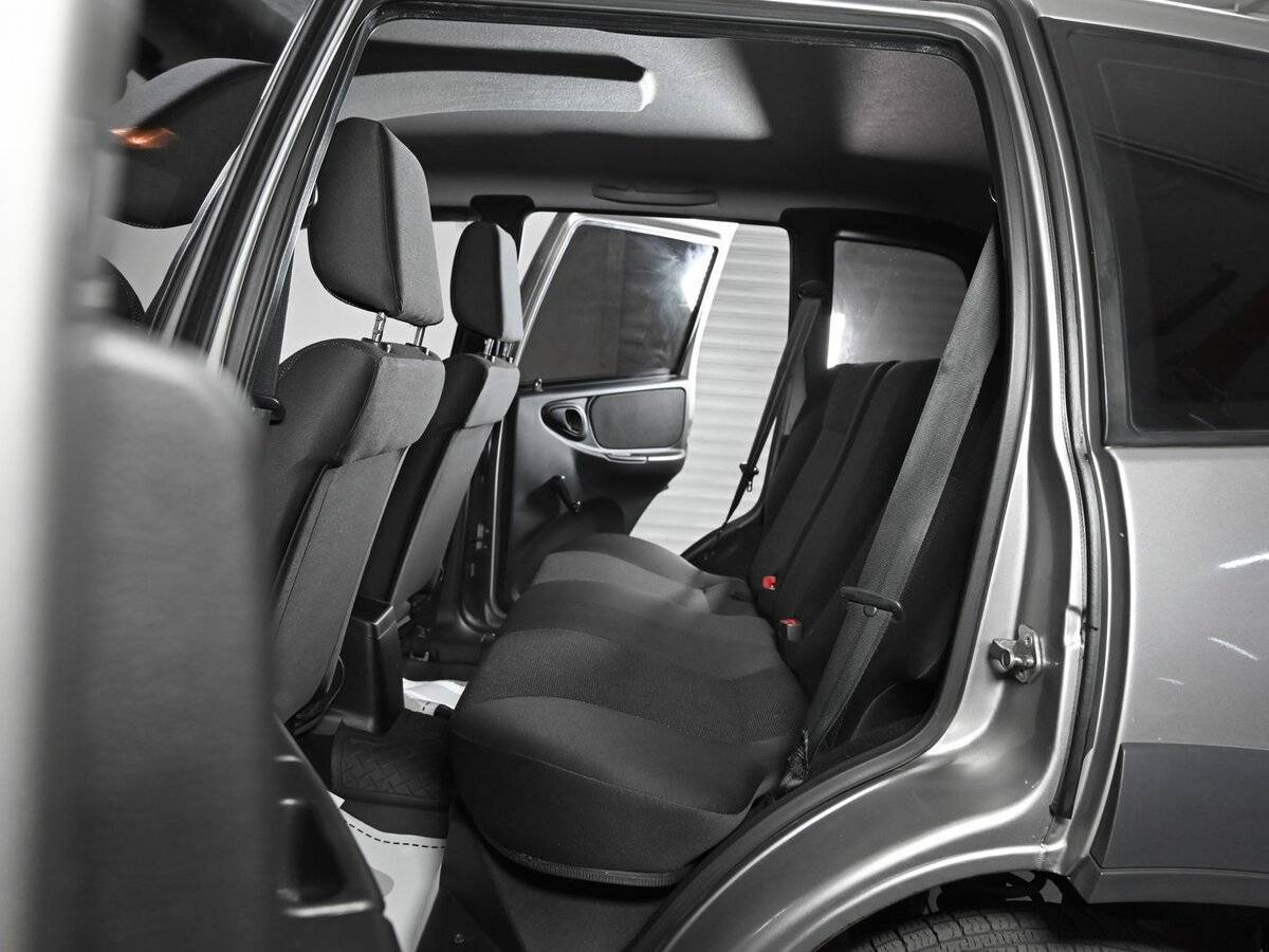 Chevrolet Niva с пробегом — 2014 год. Фото: #9