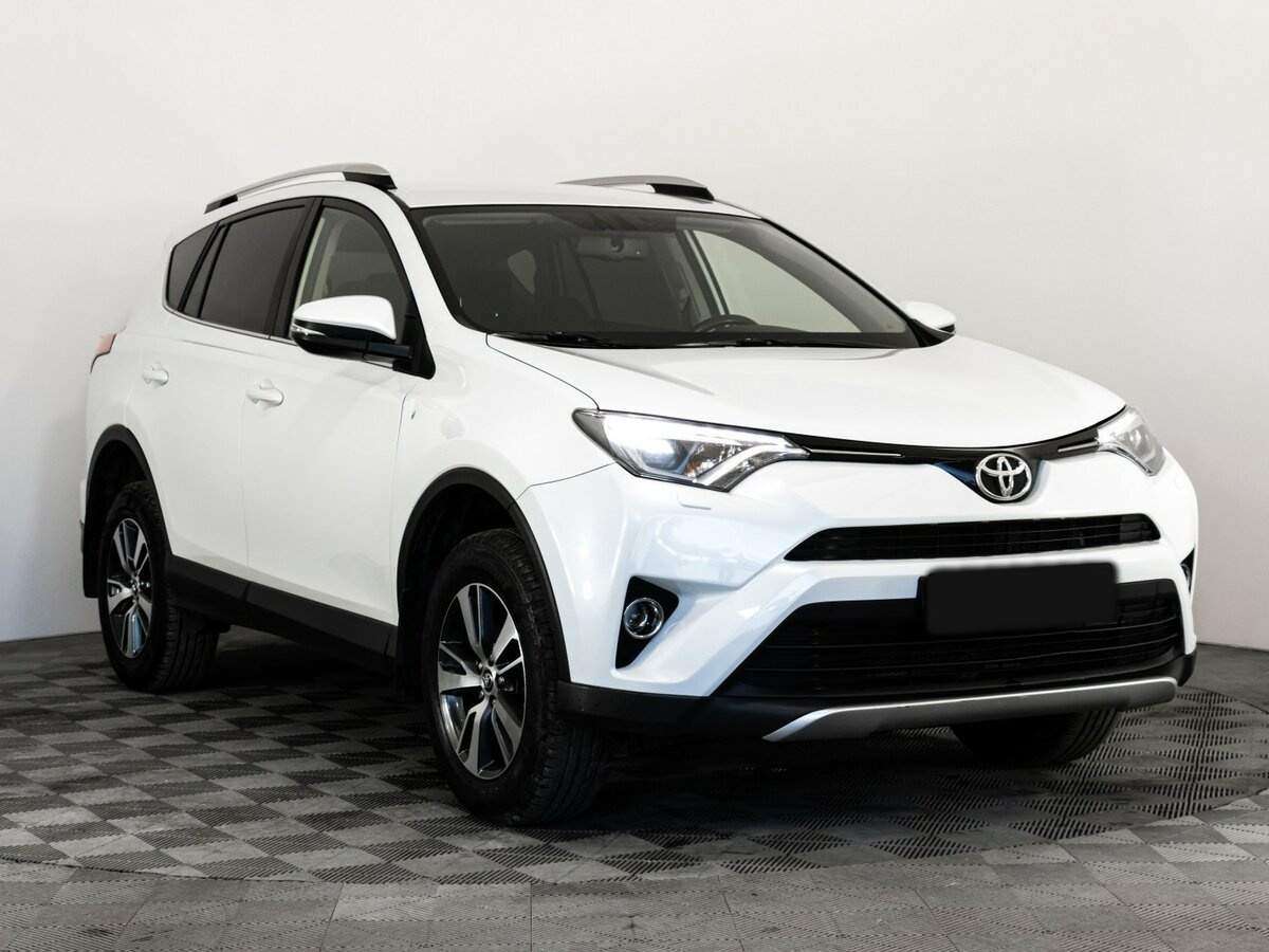 Toyota RAV4 с пробегом — 2018 год. Фото: #2