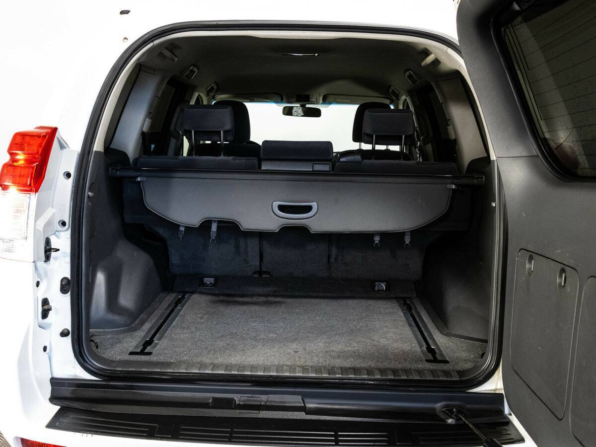 Toyota Land Cruiser Prado с пробегом — 2013 год. Фото: #18