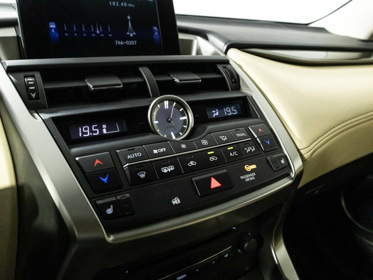 Lexus NX с пробегом — 2015 год. Фото: #16