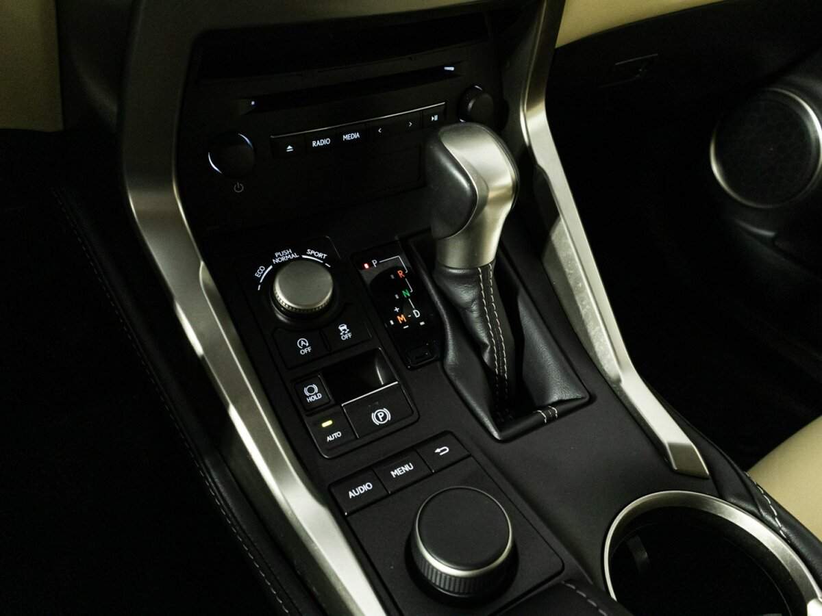 Lexus NX с пробегом — 2015 год. Фото: #18