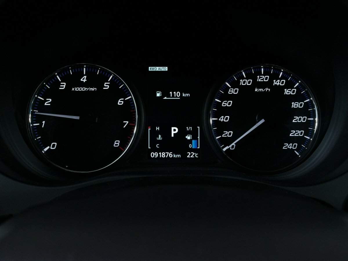 Mitsubishi Outlander с пробегом — 2015 год. Фото: #11