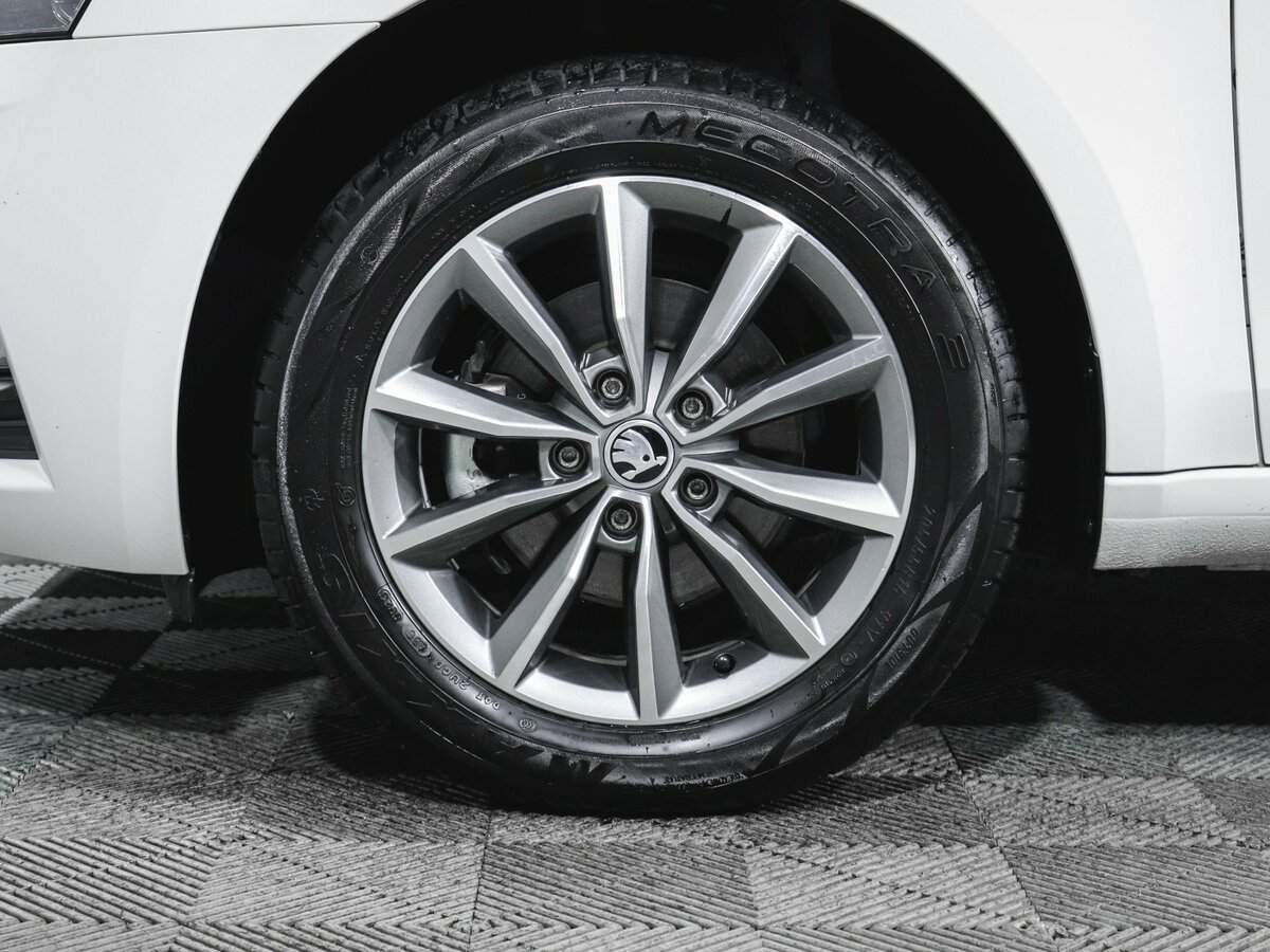 Skoda Octavia с пробегом — 2023 год. Фото: #11