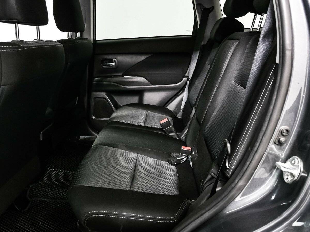 Mitsubishi Outlander с пробегом — 2018 год. Фото: #11