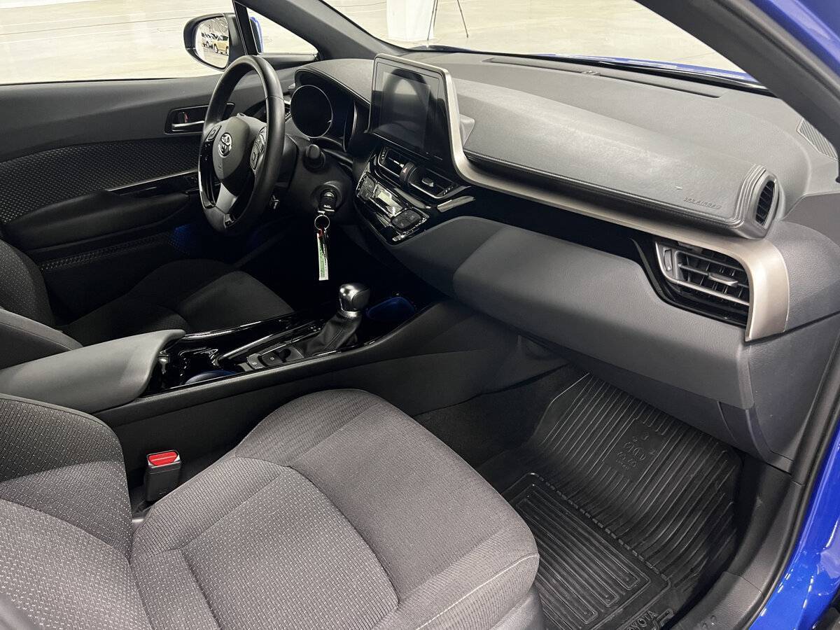Toyota C-HR с пробегом — 2019 год. Фото: #10