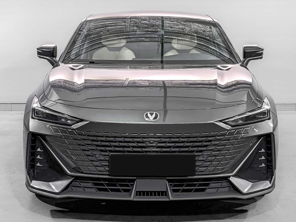 Changan UNI-V с пробегом — 2023 год. Фото: #1