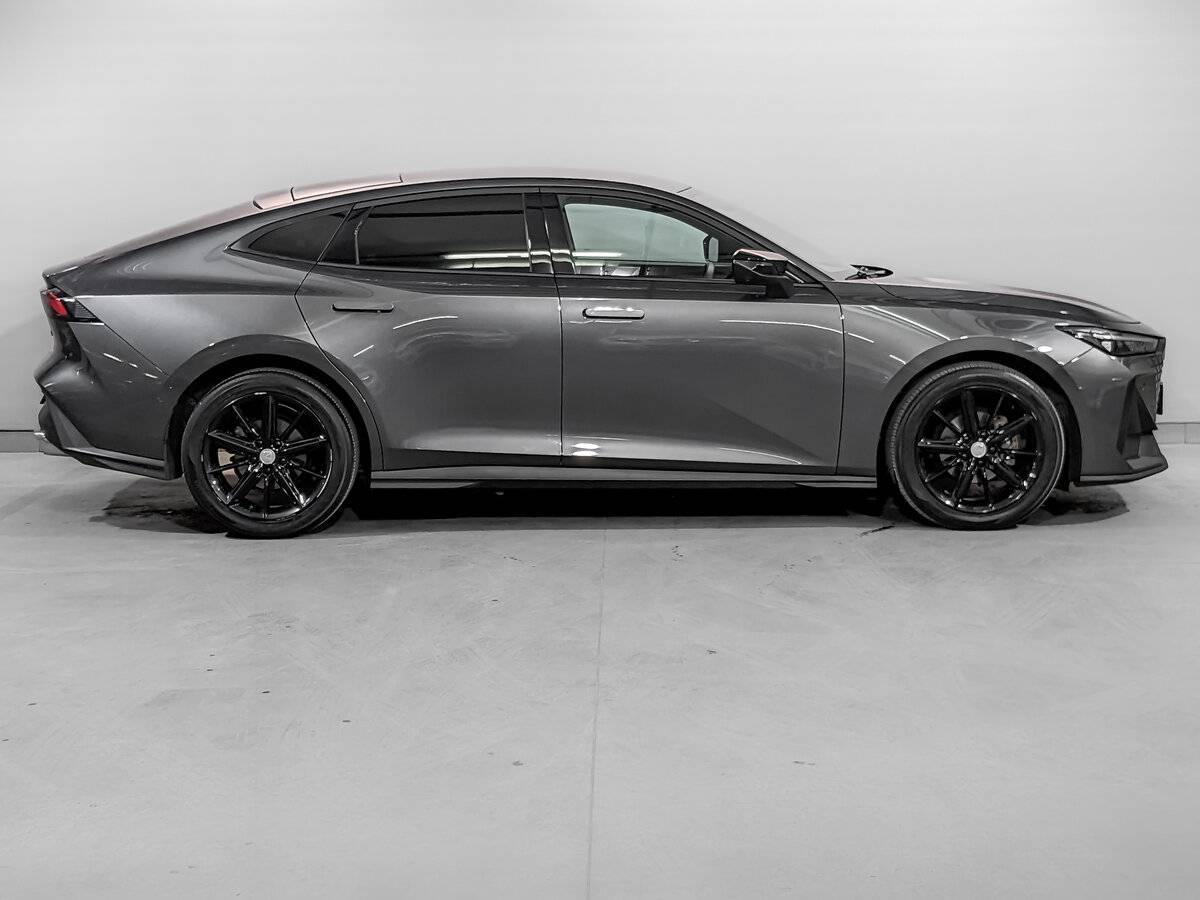 Changan UNI-V с пробегом — 2023 год. Фото: #3