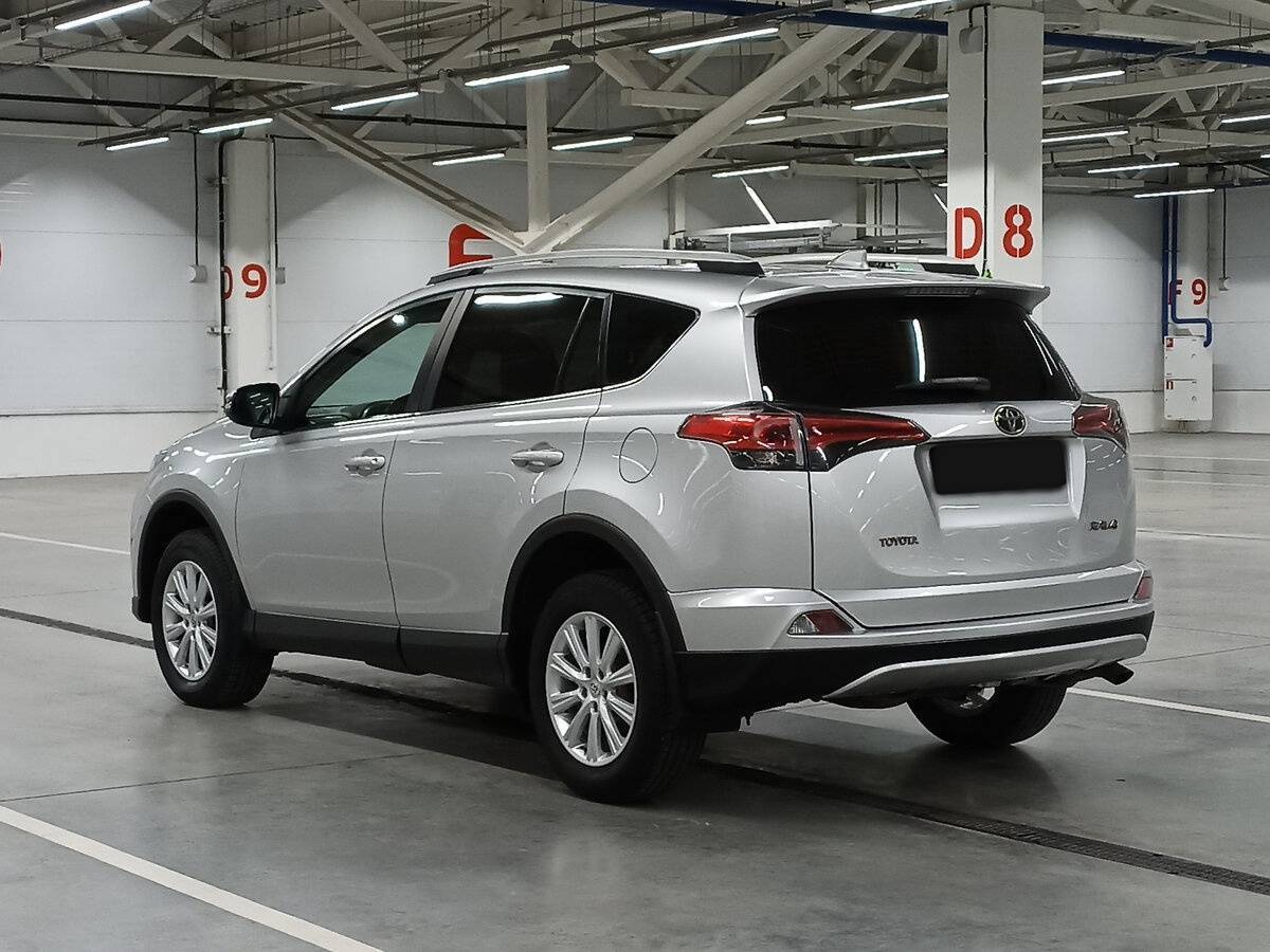 Toyota RAV4 с пробегом — 2019 год. Фото: #6