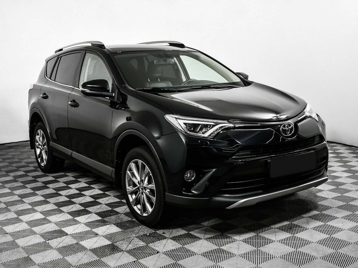 Toyota RAV4 с пробегом — 2017 год. Фото: #2