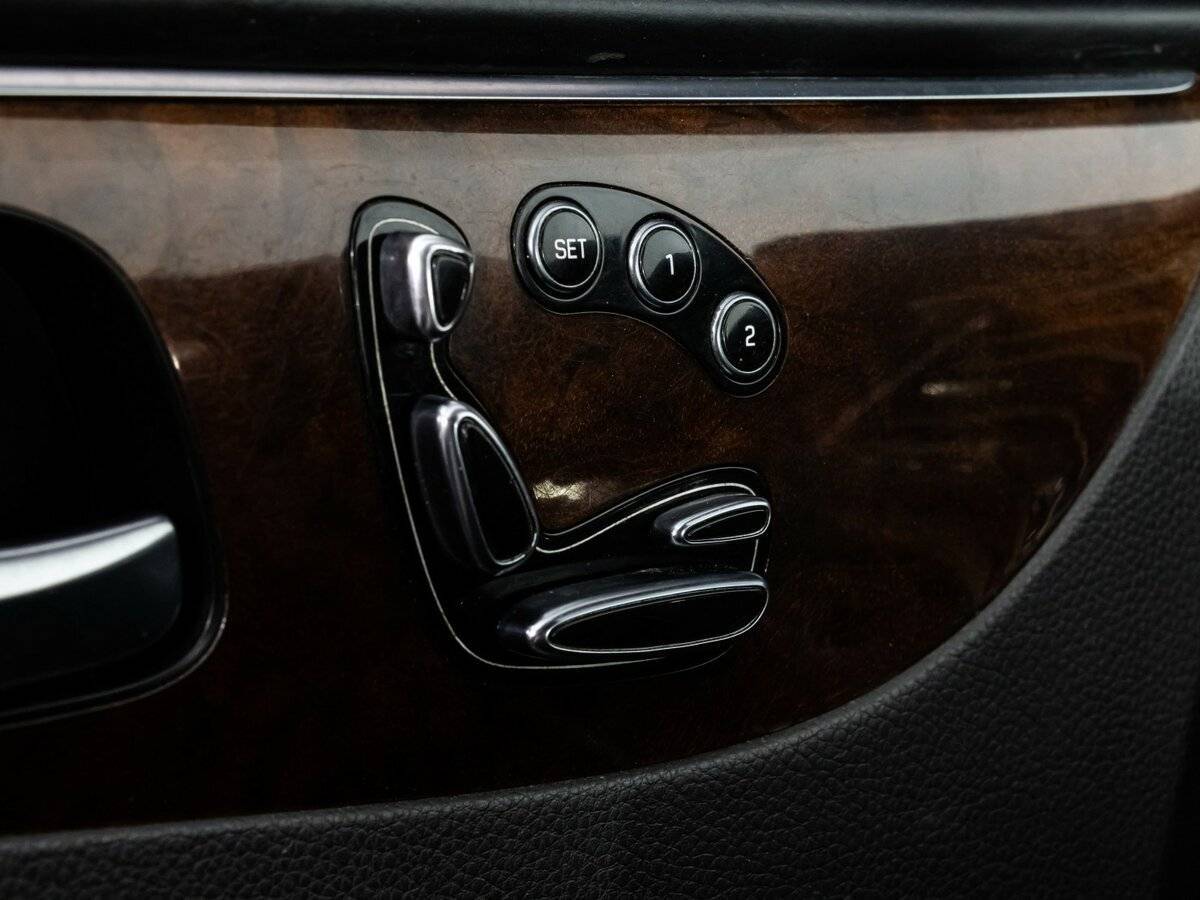 Hyundai Equus с пробегом — 2015 год. Фото: #24