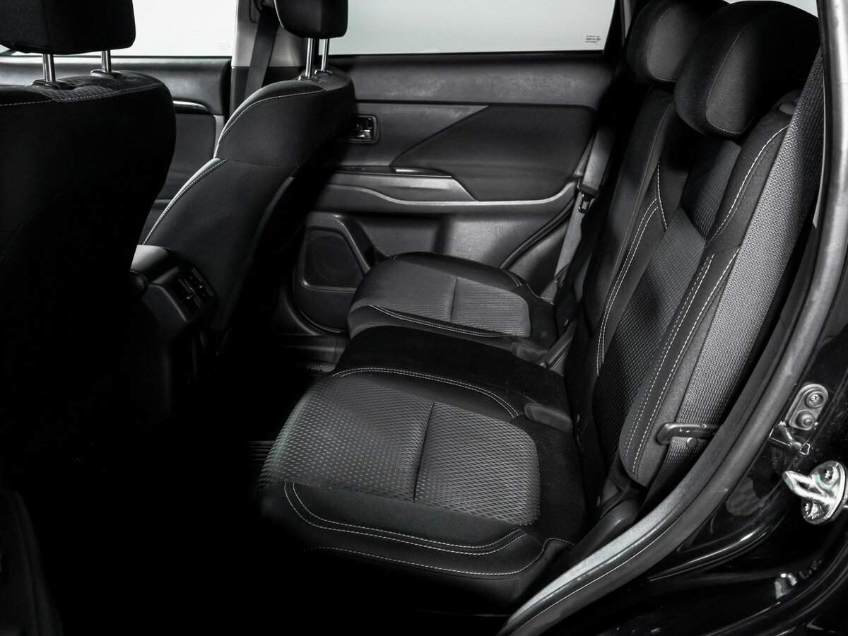 Mitsubishi Outlander с пробегом — 2021 год. Фото: #9