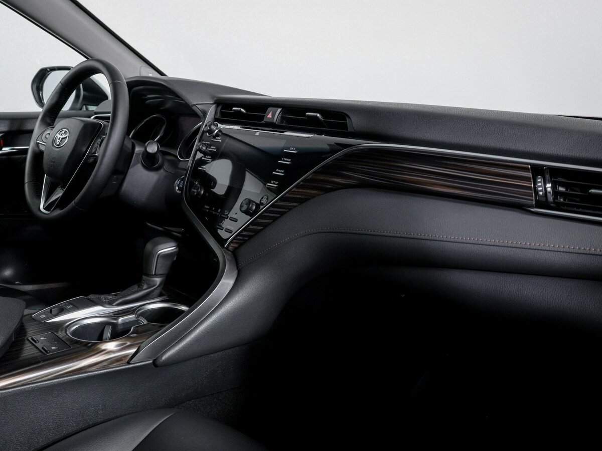 Toyota Camry с пробегом — 2019 год. Фото: #8