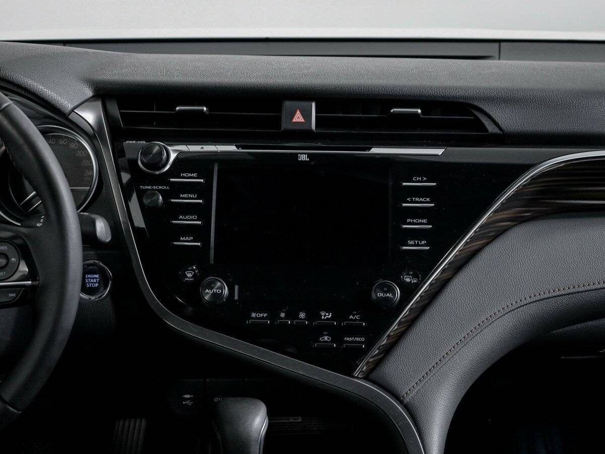 Toyota Camry с пробегом — 2019 год. Фото: #12