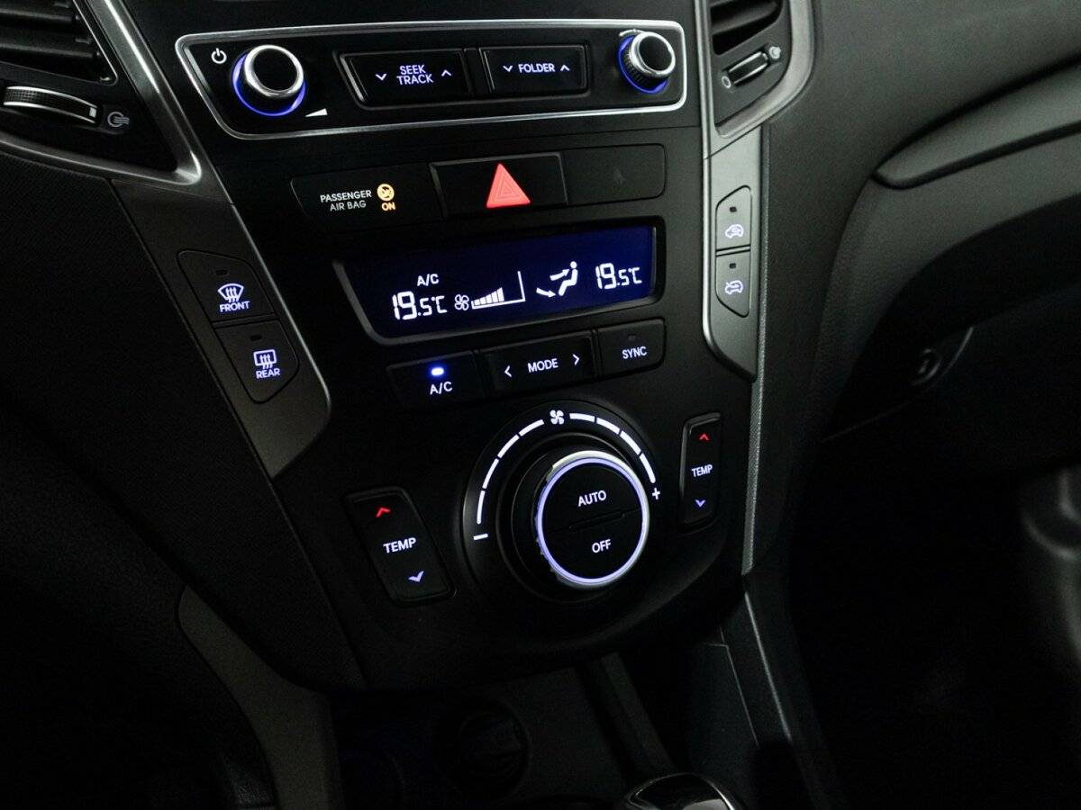 Hyundai Santa Fe с пробегом — 2017 год. Фото: #15