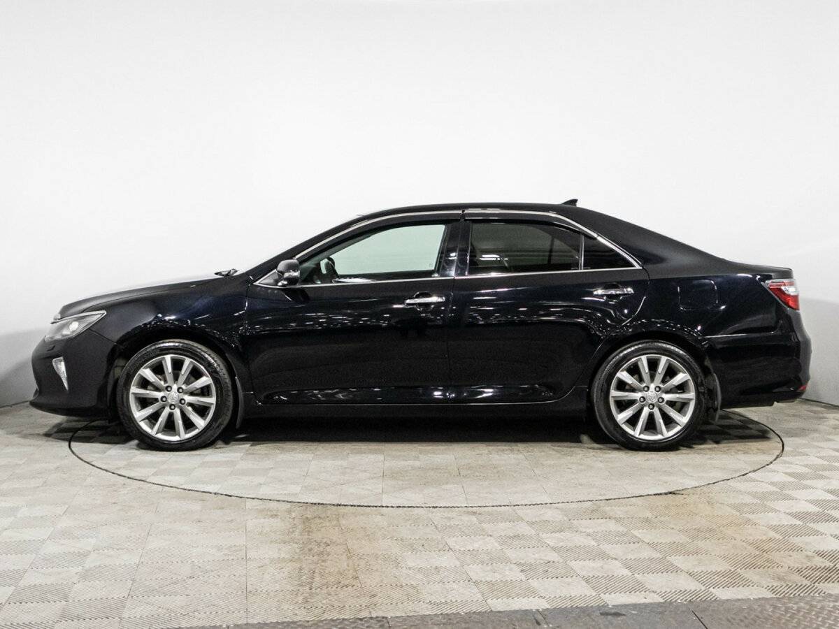 Toyota Camry с пробегом — 2017 год. Фото: #7