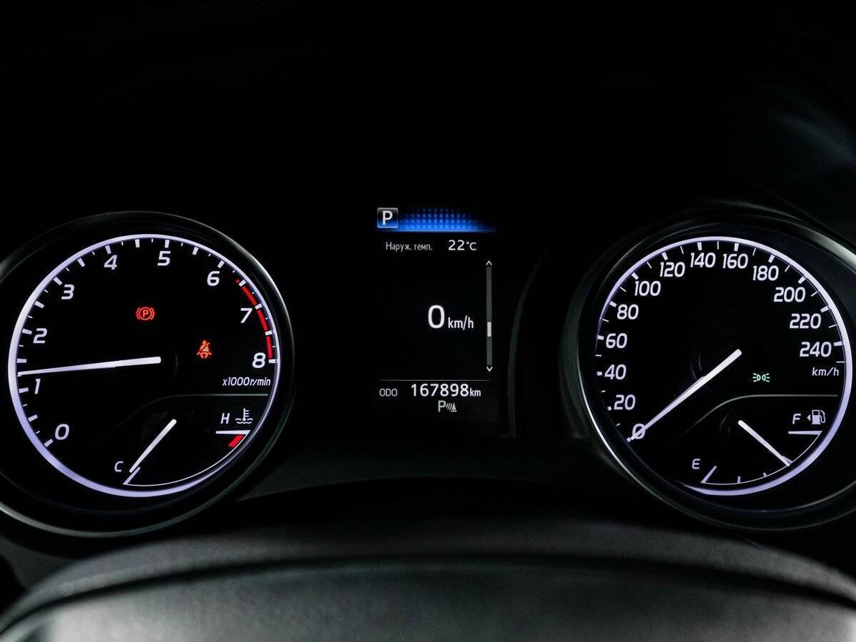 Toyota Camry с пробегом — 2019 год. Фото: #10
