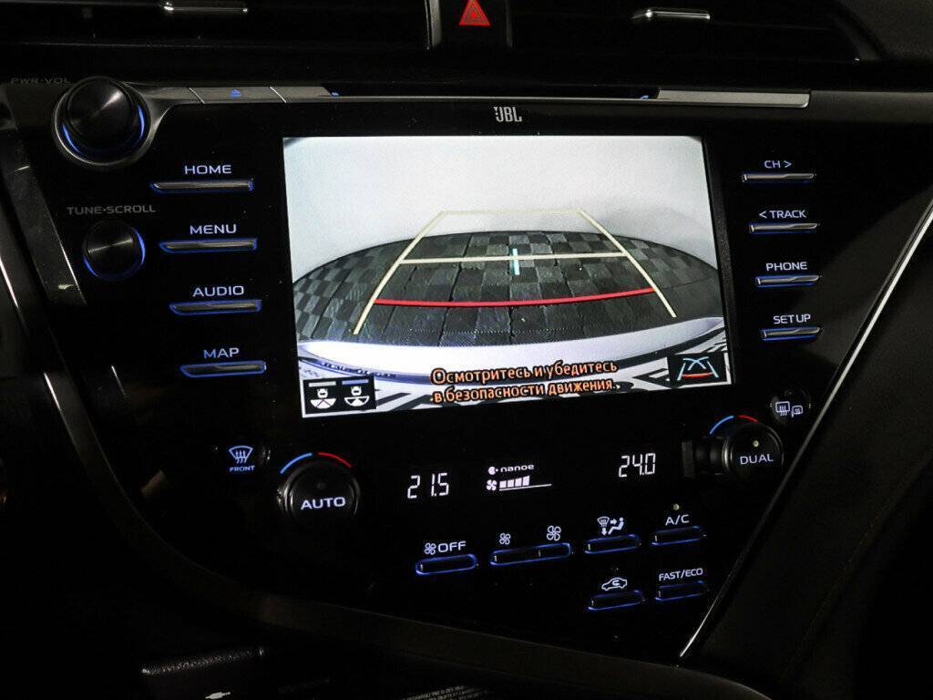 Toyota Camry с пробегом — 2018 год. Фото: #16