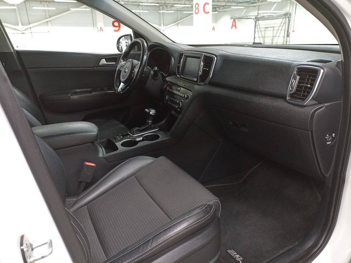 Kia Sportage с пробегом — 2016 год. Фото: #10