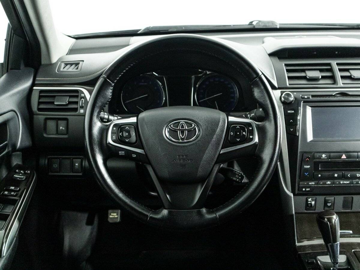 Toyota Camry с пробегом — 2015 год. Фото: #18