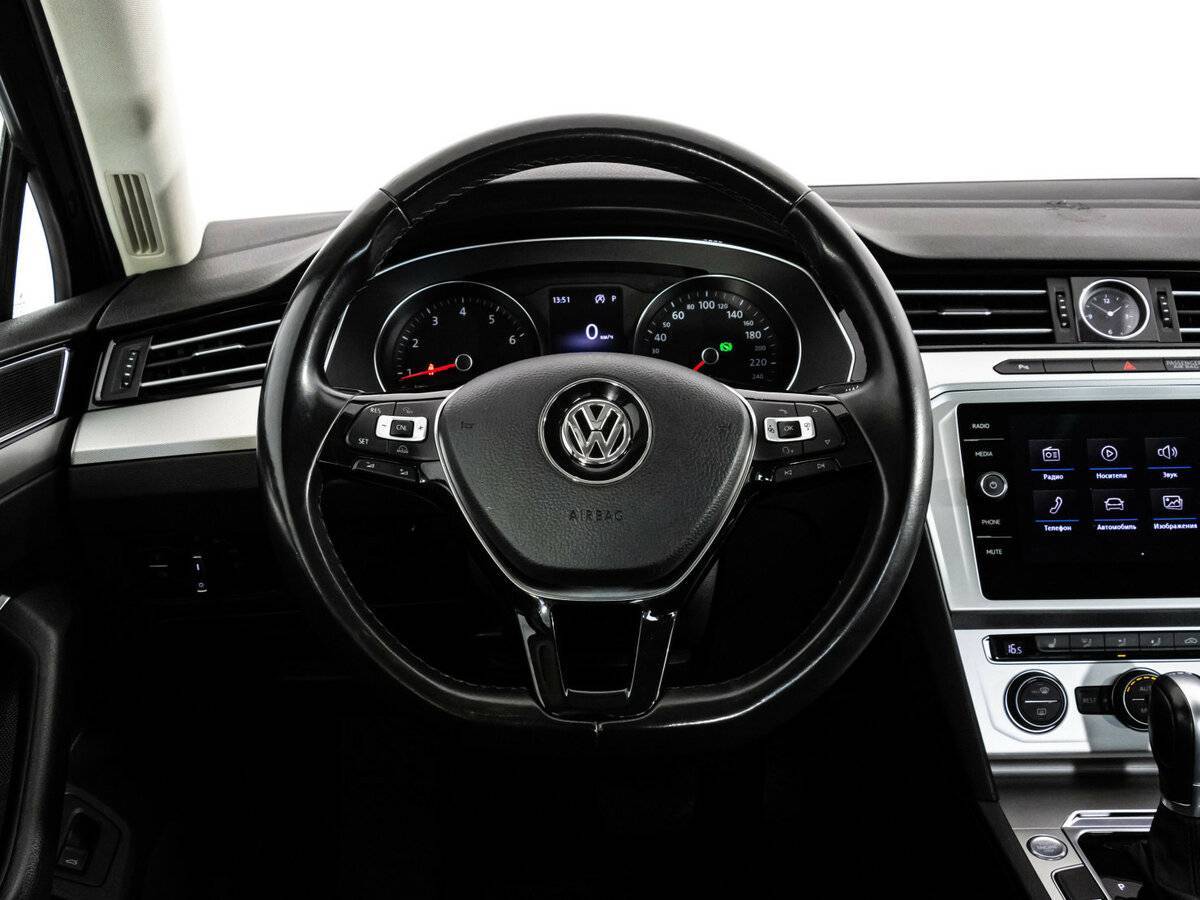 Volkswagen Passat с пробегом — 2018 год. Фото: #10