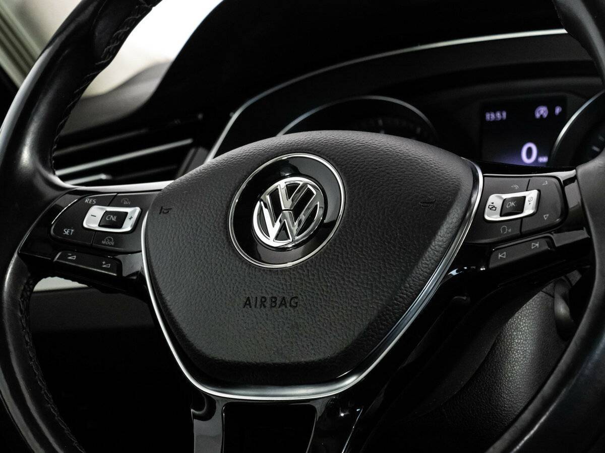 Volkswagen Passat с пробегом — 2018 год. Фото: #11