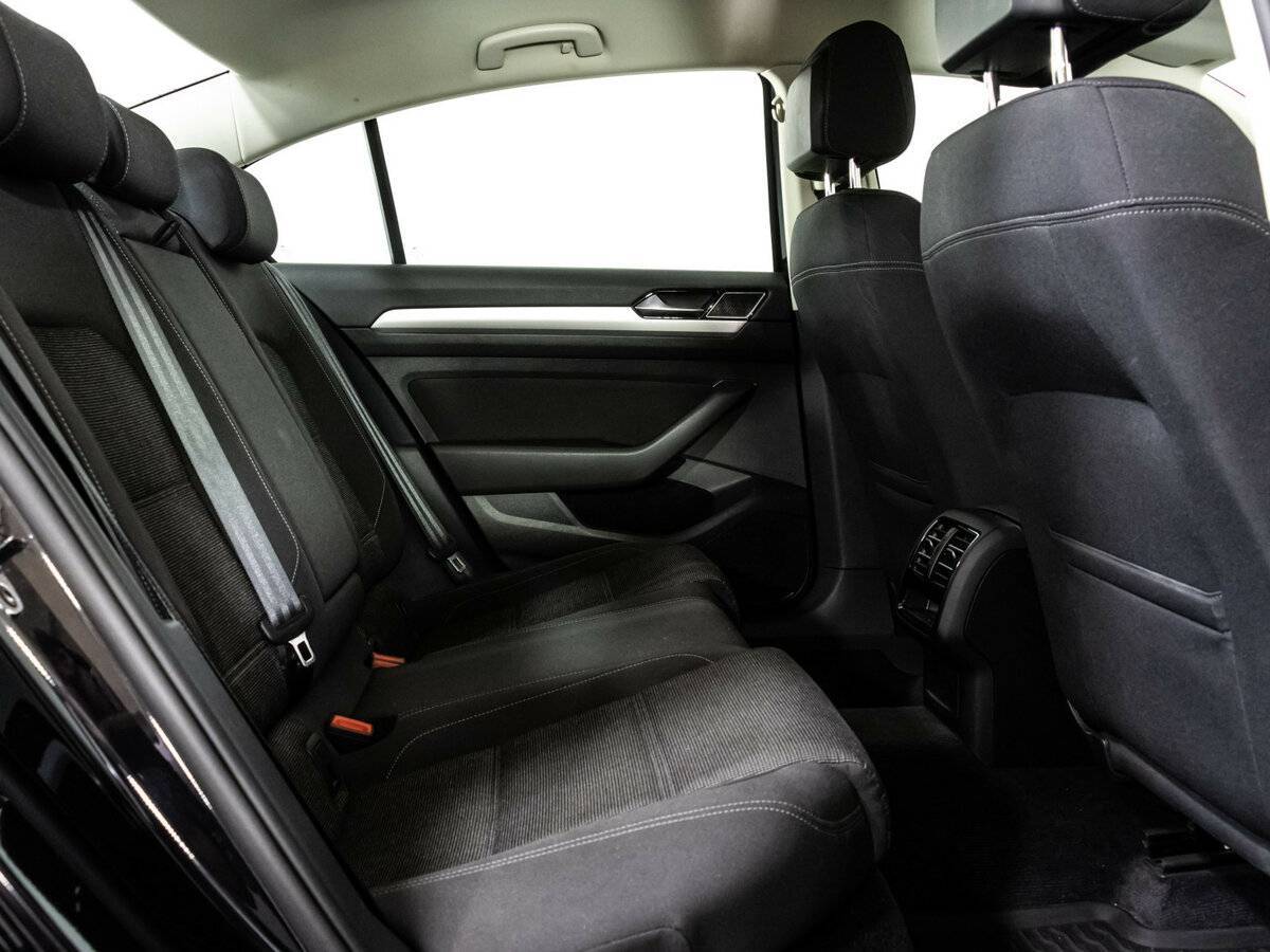 Volkswagen Passat с пробегом — 2018 год. Фото: #18